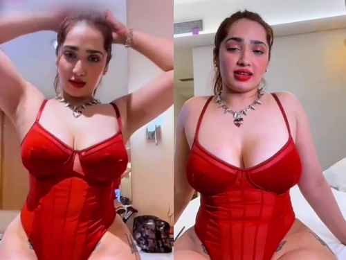 aex vedio Aditi Mistry Hot Semi Nude Live P01