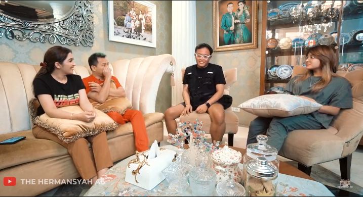 Sule dan keluarga The Hermansyah