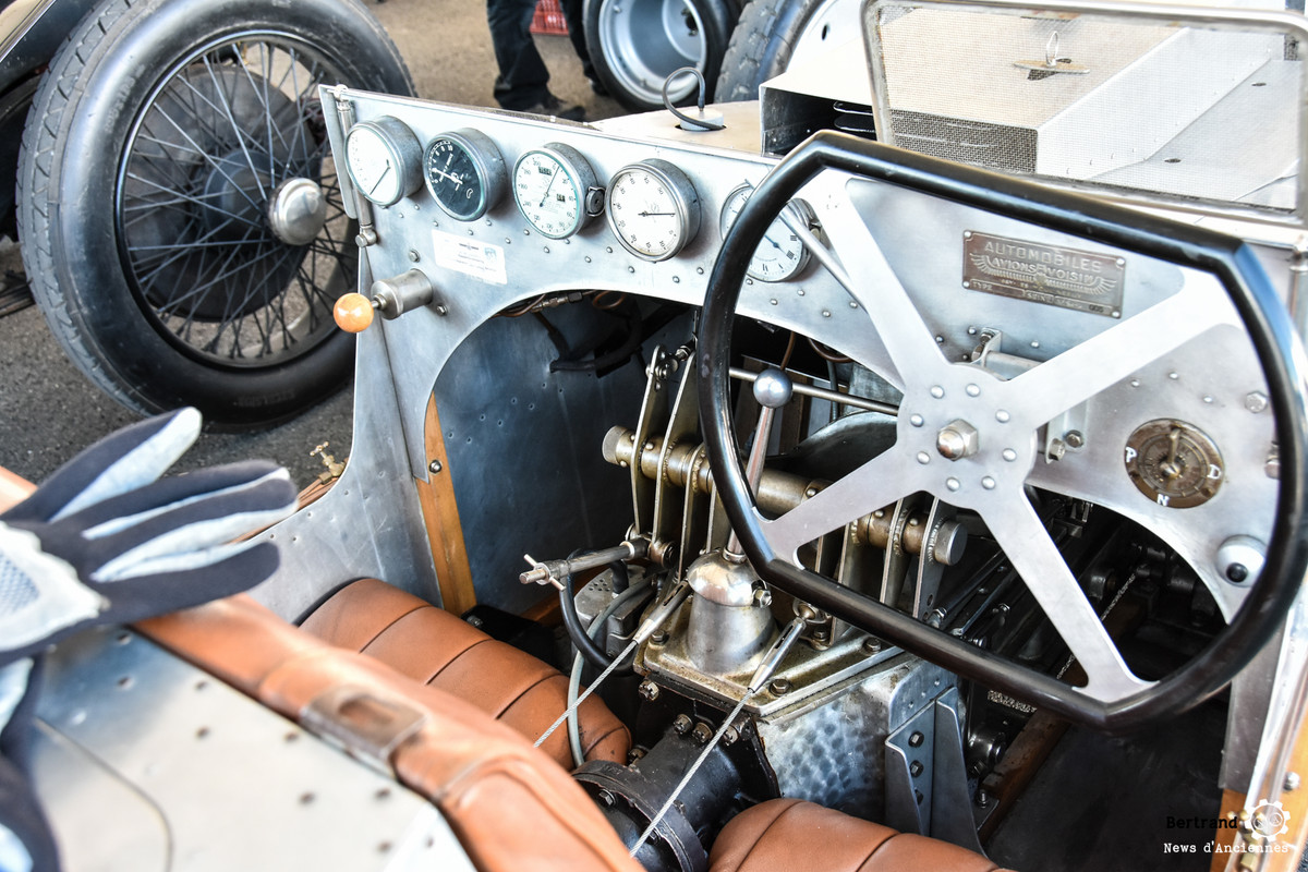 Voisin c6 cockpit