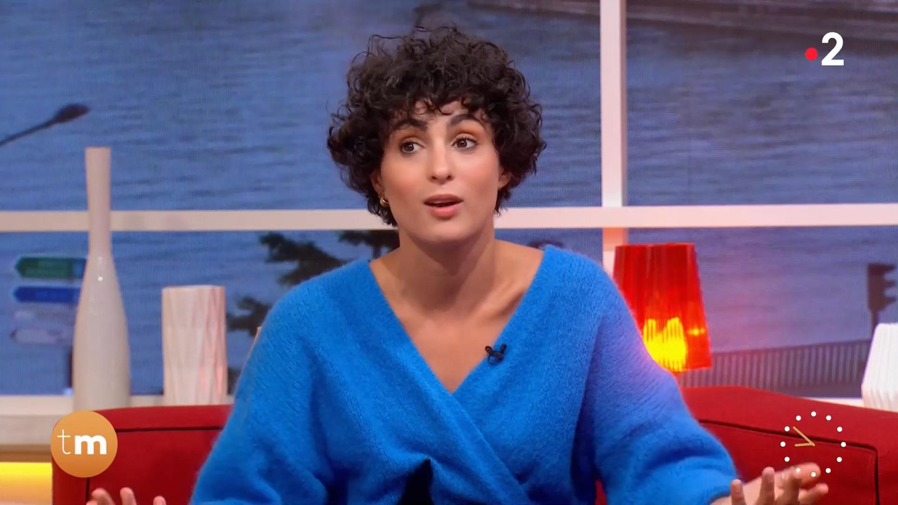 08.25 - 05.30.00 - Télématin. «Télématin» et la matinale de France in..._001.ts_snapshot_00.57.27_[2