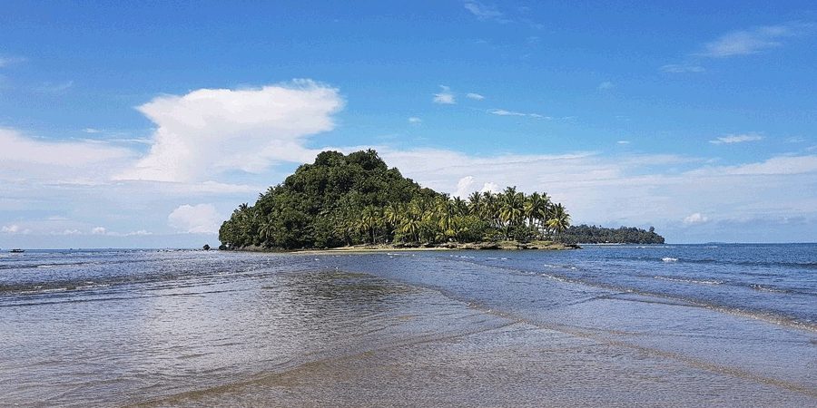 Pesona Pantai Air Manis Sumatera Barat, Legenda Malin Kundang Terkenal