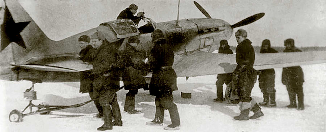 Mikoyan-Gurevich-MiG-3-122IAP-in-winter-camouflage-1941-42-01