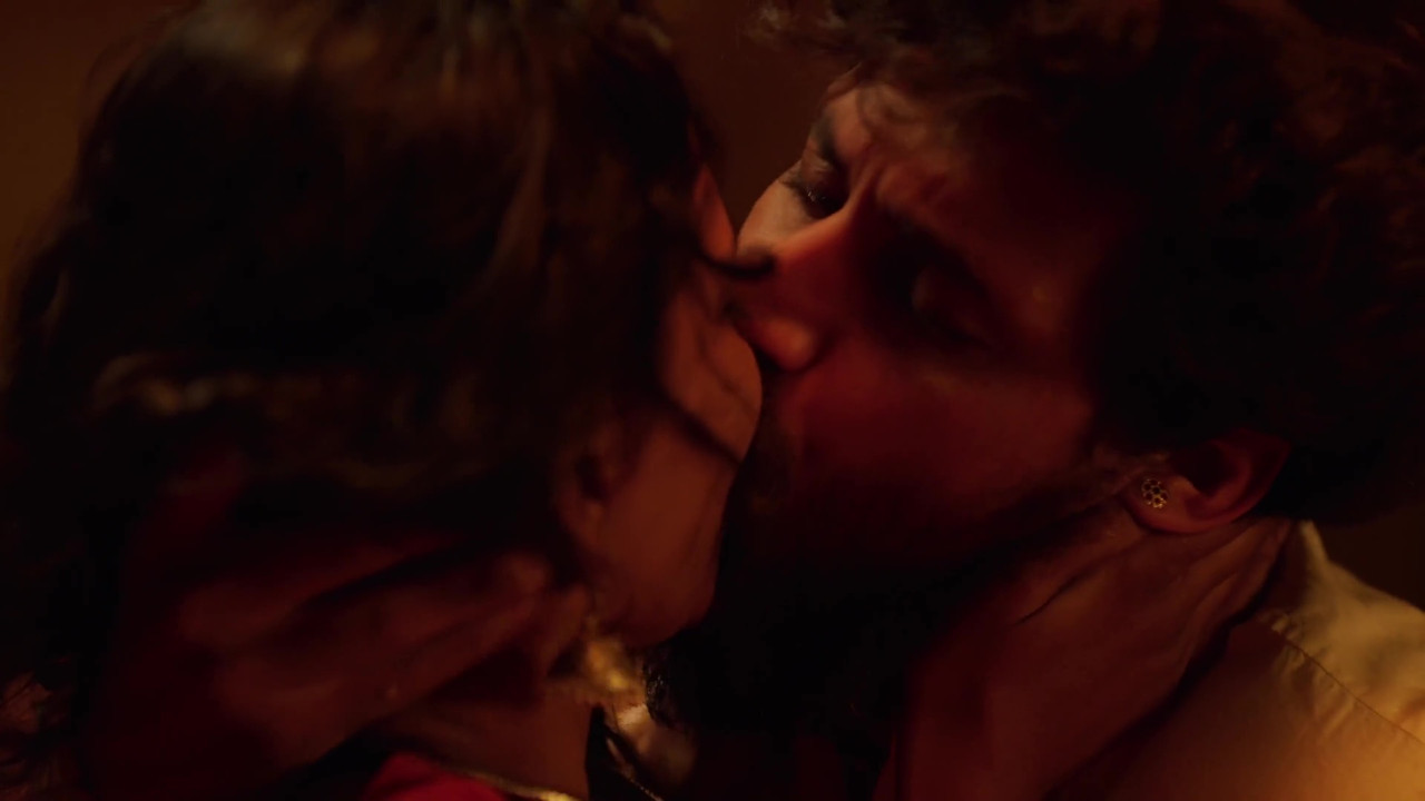 [Image: vlcsnap-2025-10-28-19h25m27s701.jpg]