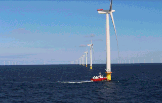 Des éoliennes implantées en mer 