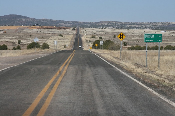 Menghubungkan Chicago ke Los Angeles, Route 66 membentang sepanjang 3.940 kilometer.