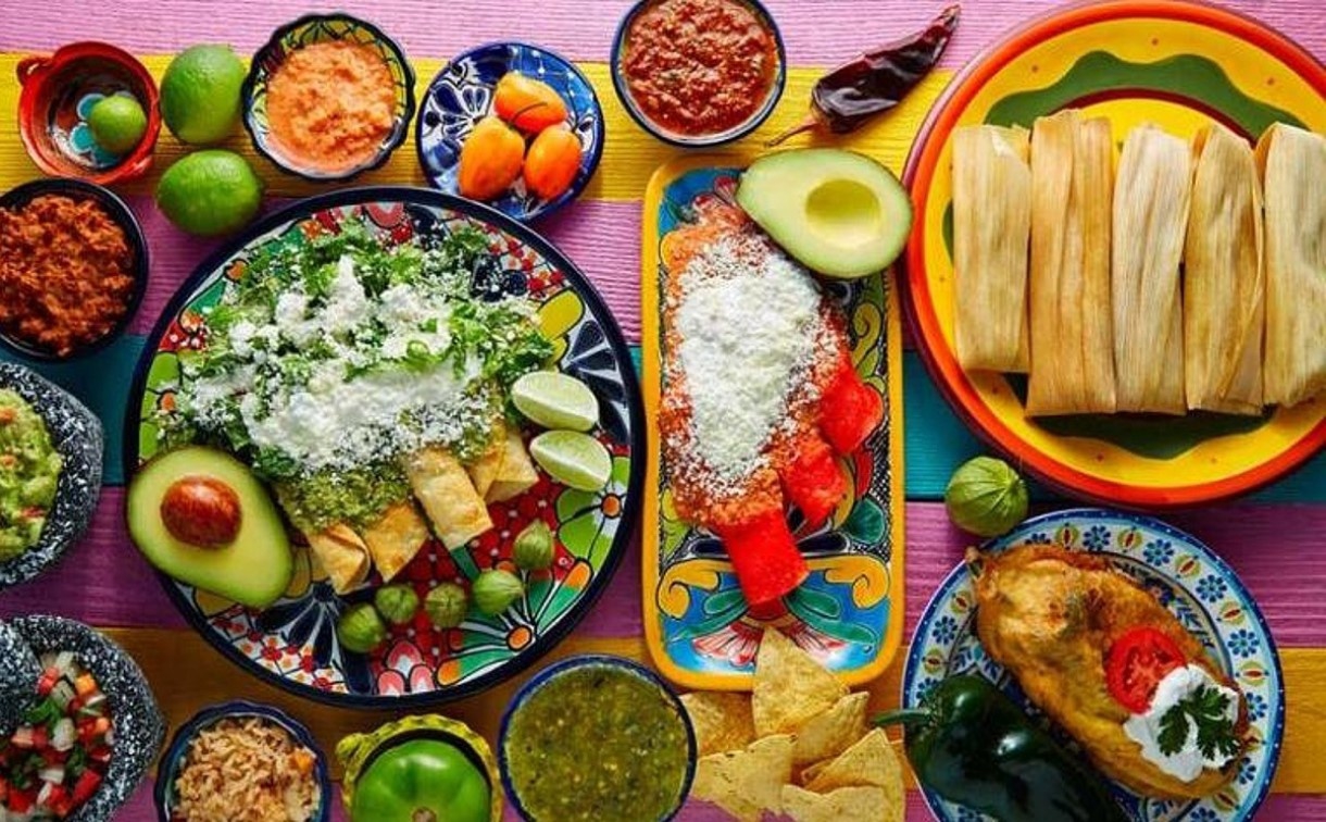 Extranjera insultó a la comida mexicana, los mexicanos la ponen en su lugar