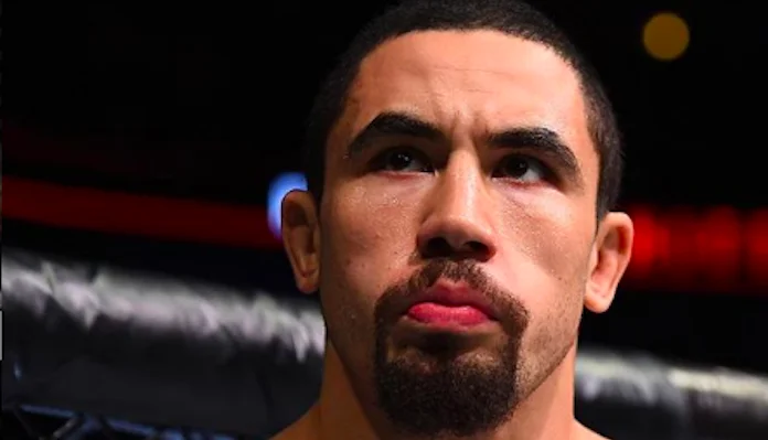 Робър Уитакър възмутен от псувните в UFC 293: Давайте добър пример, гледат ви деца!