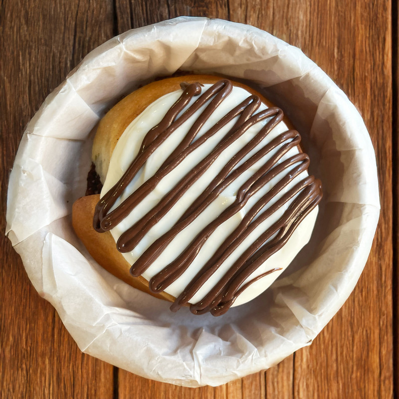 Rollo de canela y chocolate (1 ud.)