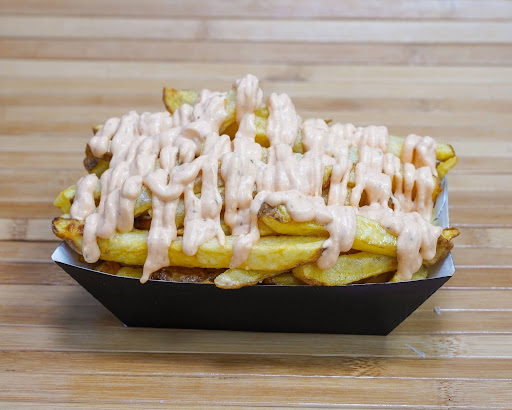 Patatas con Salsa Bravioli
