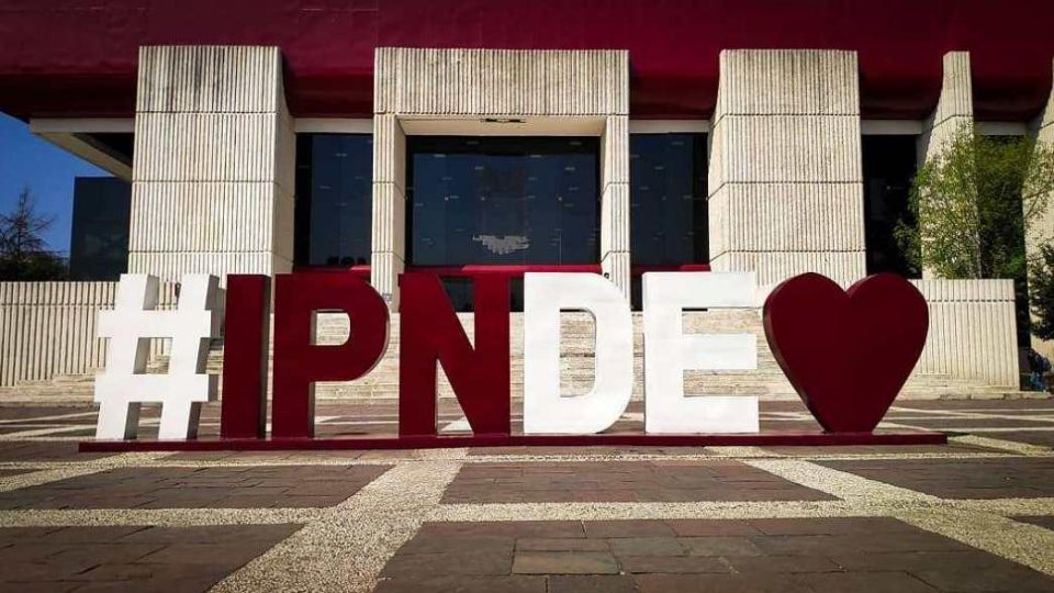 En paro: Estudiantes acusan a directora de Ciencias Biológicas del IPN de corrupción