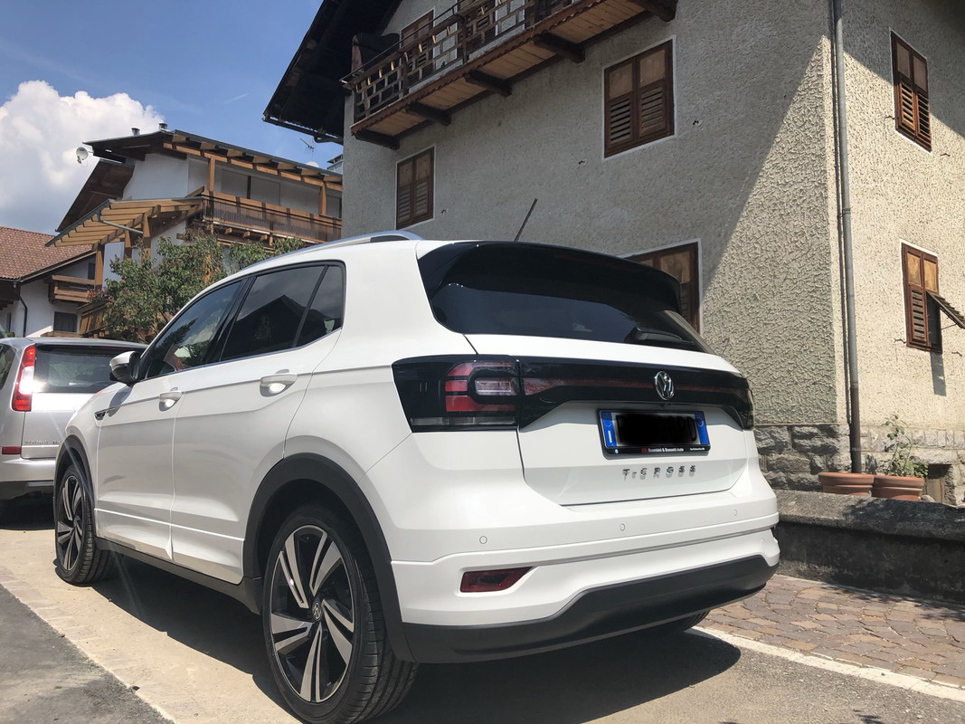 5852ECA8-29F4-454A-B9B7-906CED016FAD