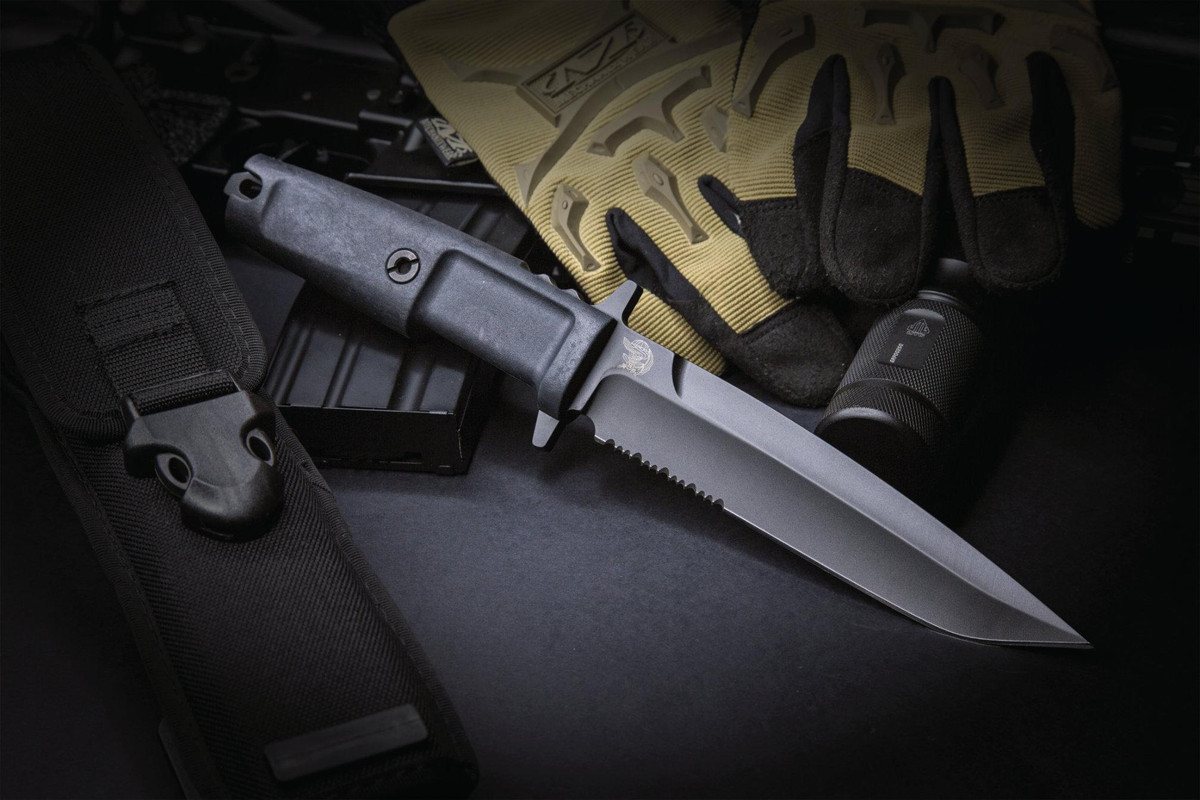 COL-MOSCHIN-BLACK.jpg