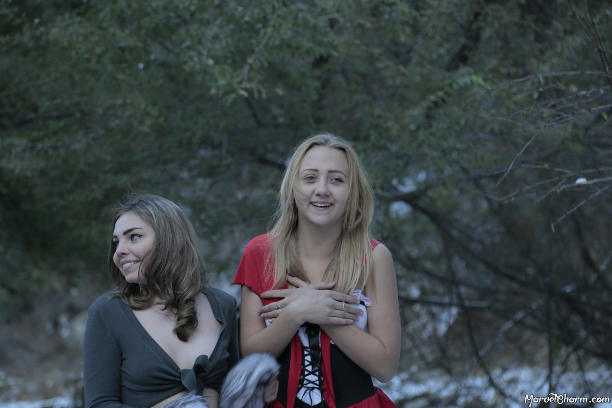 MarvelCharm_Rebecca-Violet-Winter-Trip-094