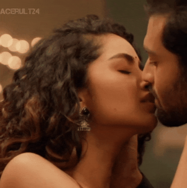 [Image: Kissing.gif]