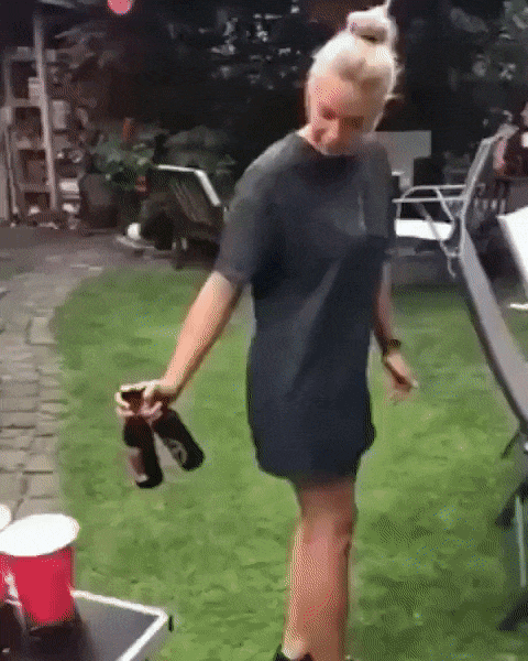 https://i.postimg.cc/DzPdZ5k1/ezgif-7-b19a34238be7.gif