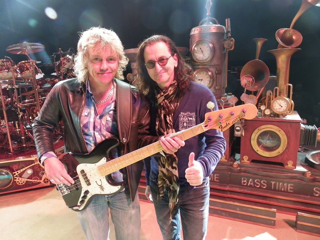 Me-Geddy-on-stage-before-the-show-at-Manchesters