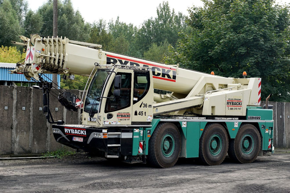 Liebherr-LTC-1045_Rybacki_PL_W6-556G_1b