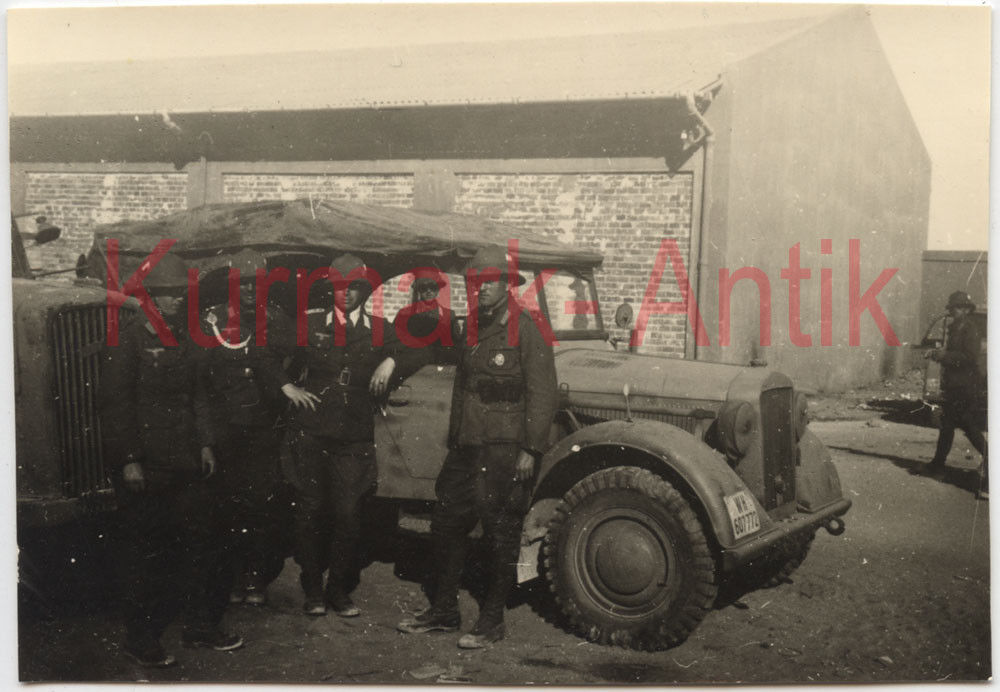 Foto Wehrmacht LKW Opel Blitz mittlerer Einheits PKW Kübel Horch