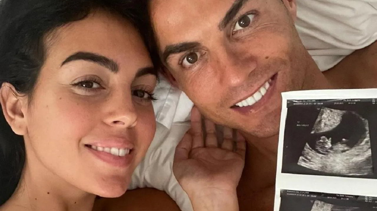 Cristiano Ronaldo annuncia che uno dei suoi gemelli è morto durante il parto