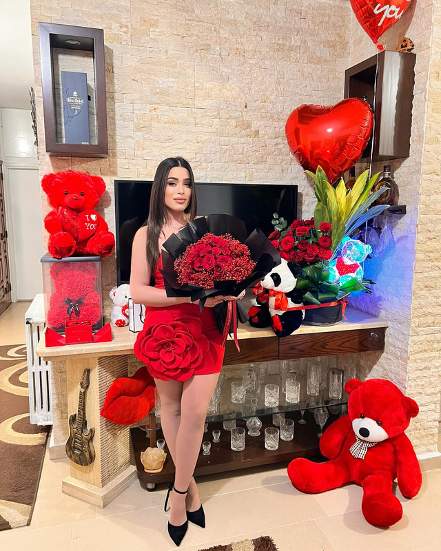 صور إليسا أندونيان 2025 - فضايح مثيرة | إليسا أندونيان سكس 2026! Elissaandonian-1756229898884