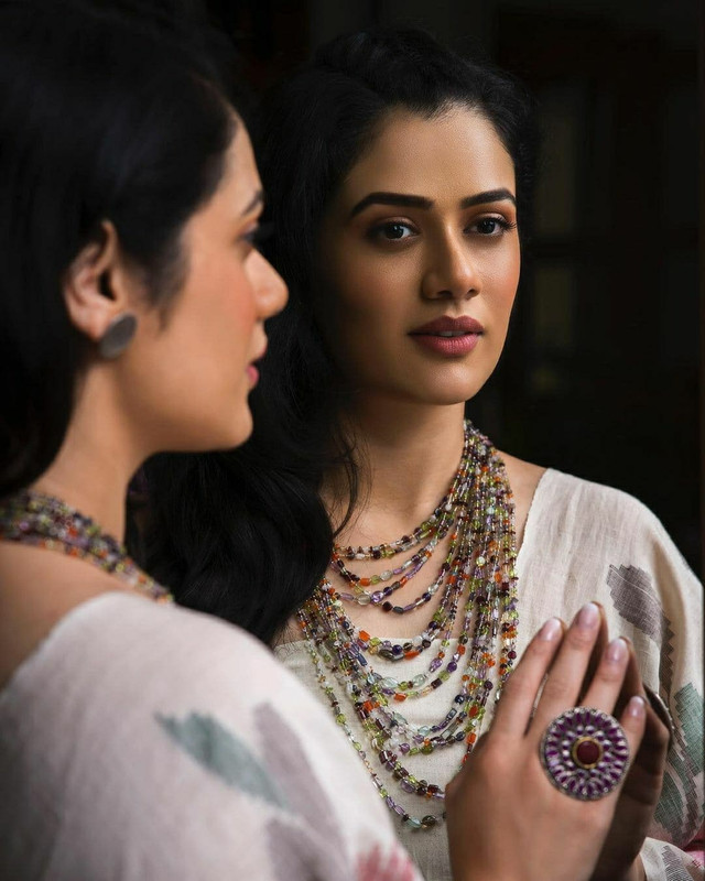 14-Girija-Oak-Godbole-Beautiful-Photos-in-Saree-My-Vantage-Point