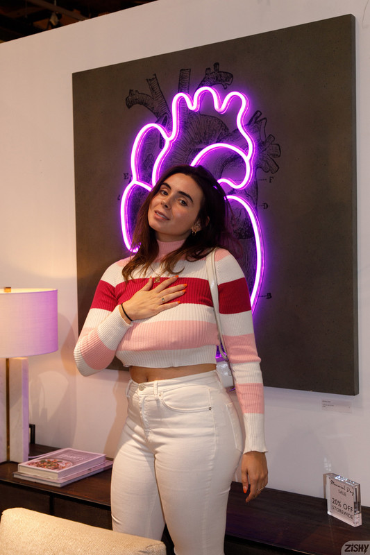 full_035_0832090953210483