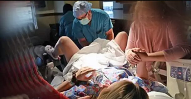 Ginekologas buvo įžeidinėjamas už tai, kad atsisakė apžiūrėti transseksualą „moterį”