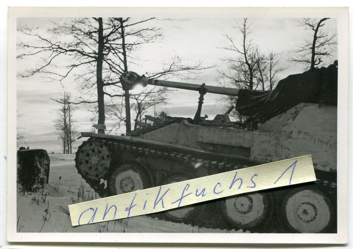 Deut. Panzerjäger-Selbstfahrlafette Marder III an der Front im Winter 1944