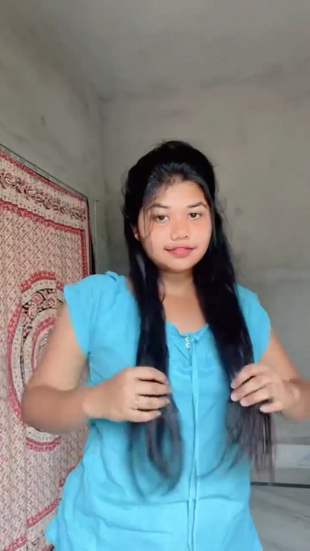 Cute Busty Nepali Girl Navel In Grey Saree
