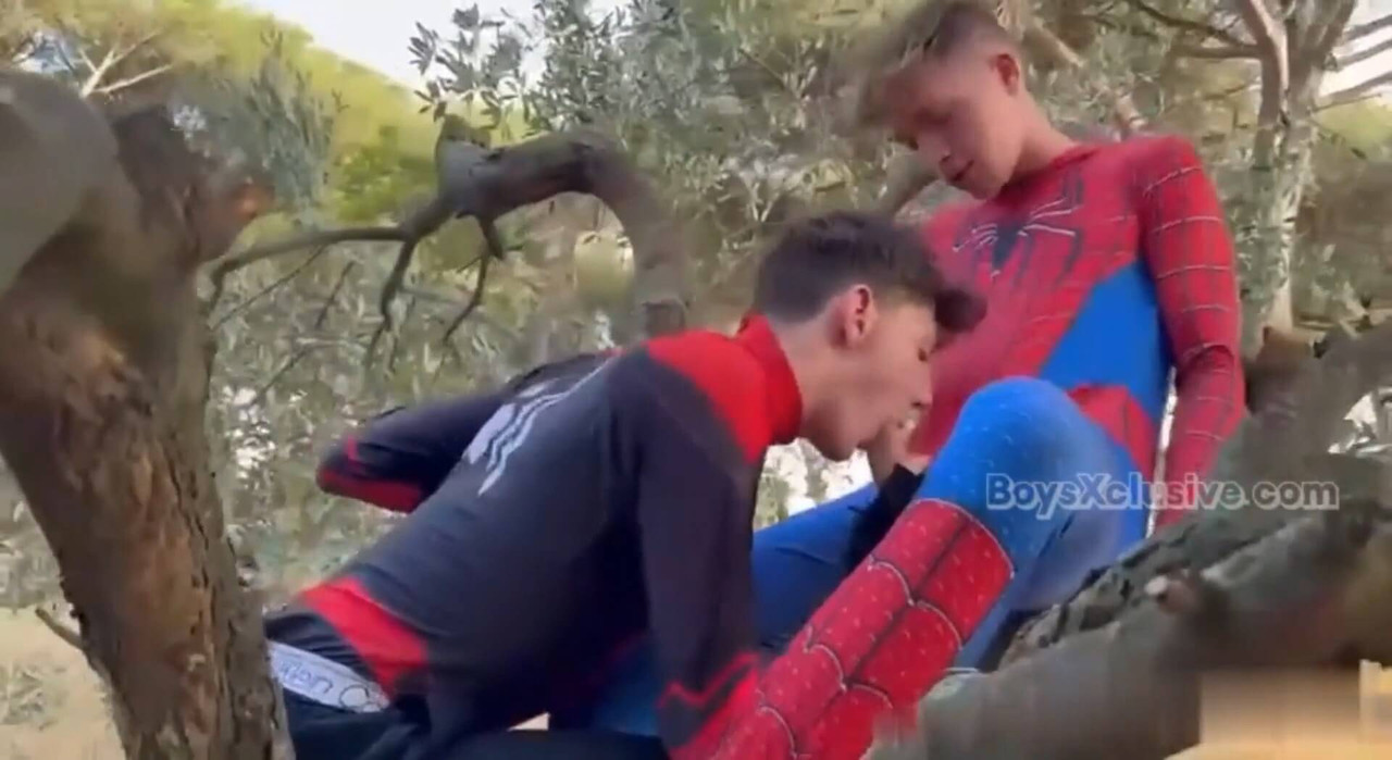 Only Fans (BoysXclusive) – Andre_twink – Fucking On An Olive Tree.mp4.0000