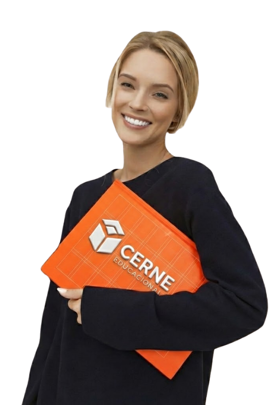 Modelo sorrindo com cadernos