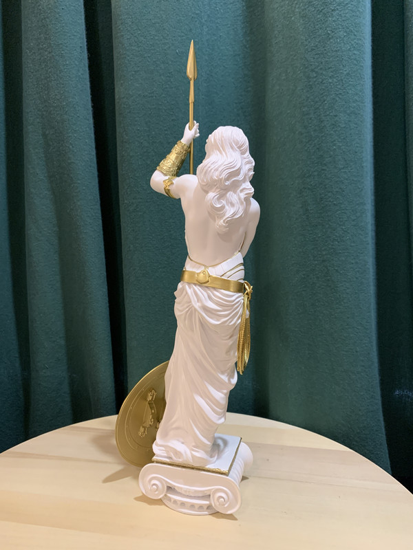 princess of themyscira statue