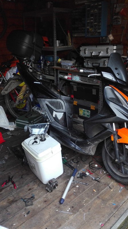 15135158027851908833093