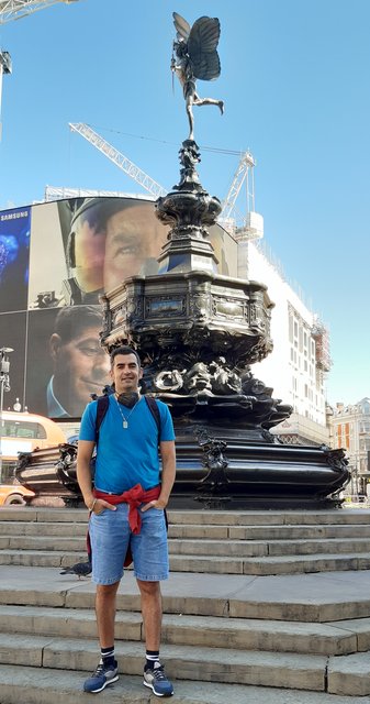Escapada a Londres por la Exposición de Rafael (2022) - Blogs de Reino Unido - Exposición de Rafael y Musicales: Regreso al futuro y Los Miserables (3)