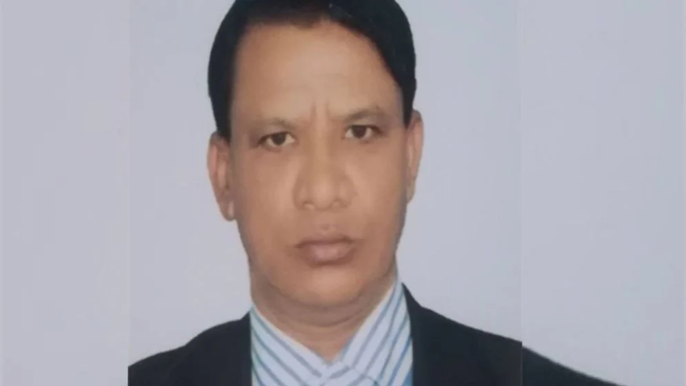 সরকারি কর্মকর্তা থাকা অবস্থায় এনসিপির সিনিয়র যুগ্ম আহ্বায়ক, অভিযোগ উঠল চরফ্যাশনের উপসহকারী প্রাণিসম্পদ কর্মকর্তার বিরুদ্ধে