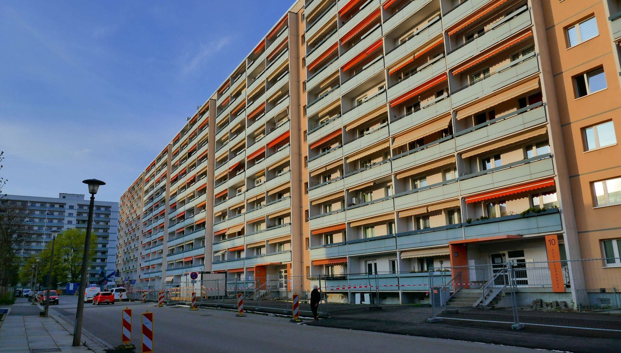 Bild: https://i.postimg.cc/Dzjq21bQ/P1260980.jpg