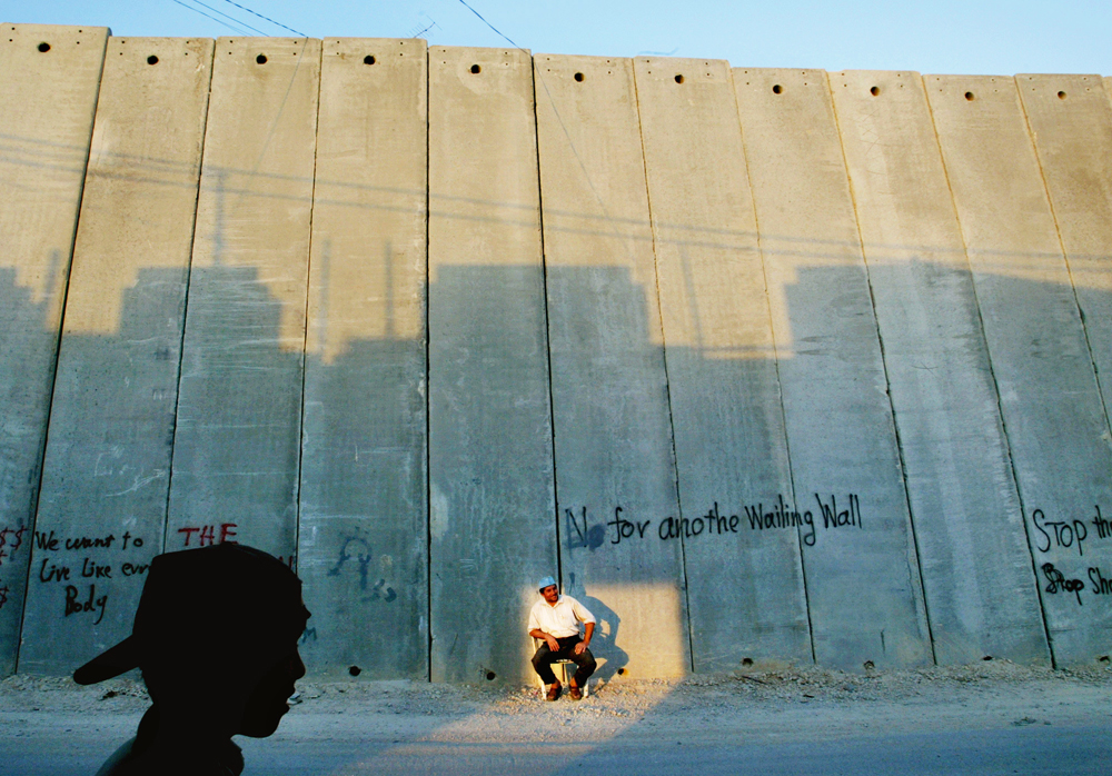 040709_israel_wall_hmed_4a