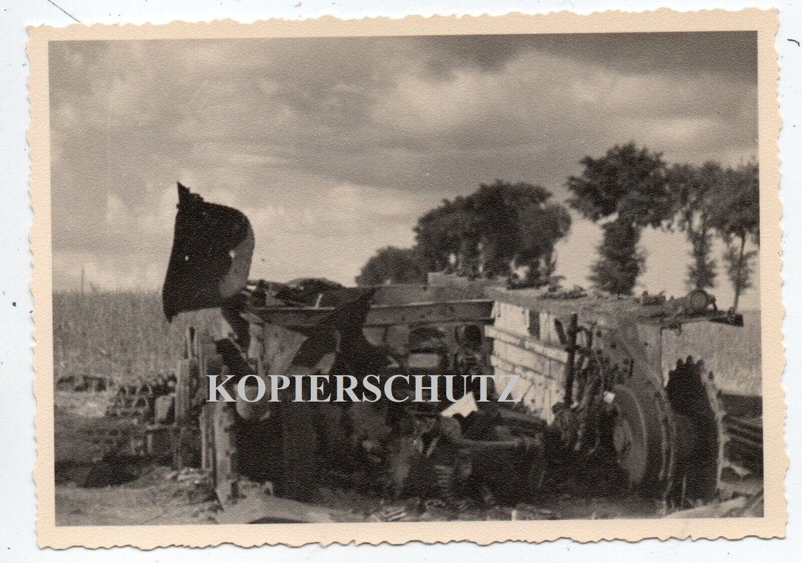 Frankreich 1940 zerst. gesprengter Panzer Tank Sturmgeschütz SDkfz Trümmer