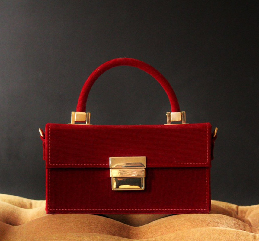 red-handbag.jpg