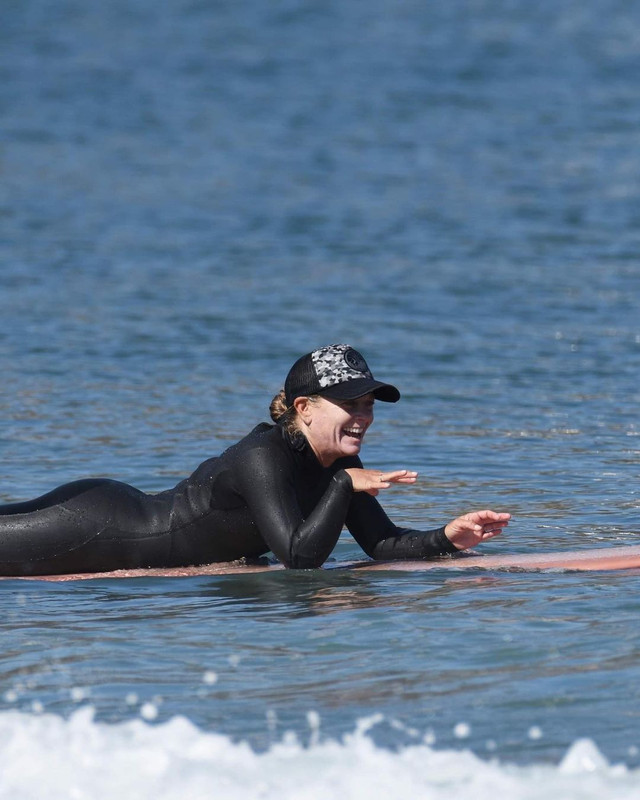 SURFING335J-@carlafina