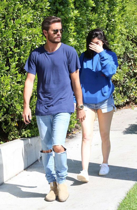 Kylie-Jenner-011