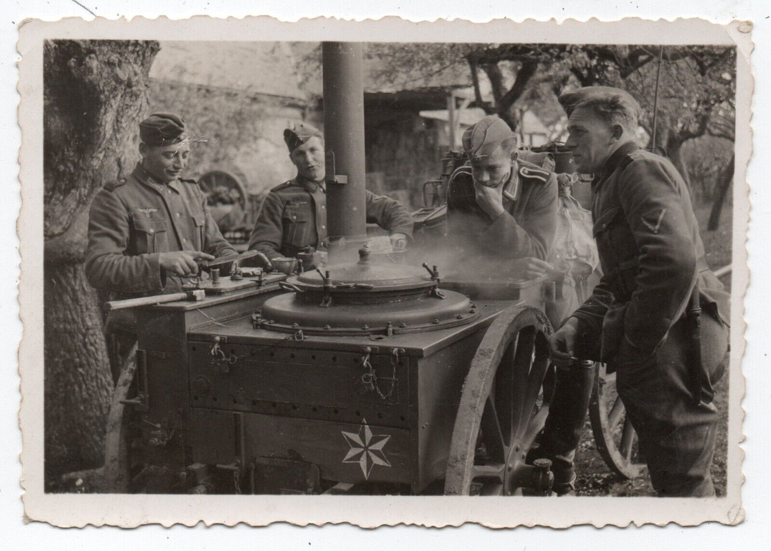 Feldküche Küche Gulaschkanone Divisionsemblem Emblem Soldaten