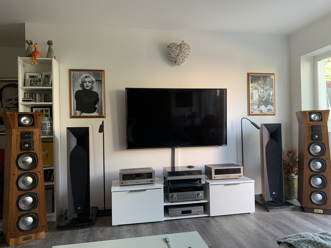 9607178F-4B0A-41DE-A203-87C127F20B1A