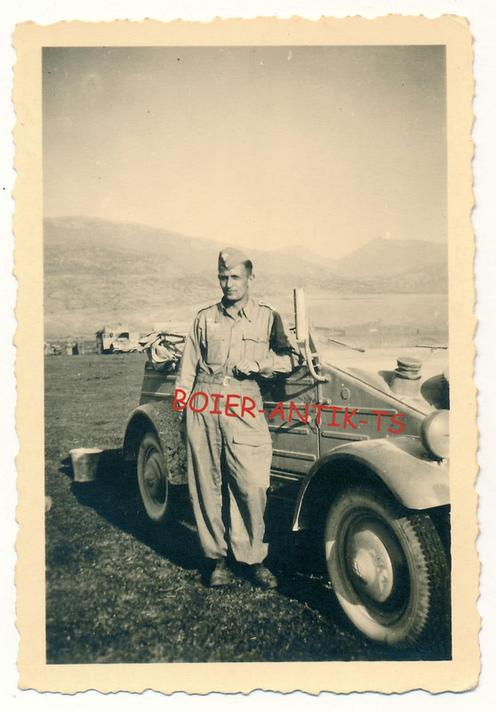 FOTO 2 WK KÜBELWAGEN SANDFARBEN KRETA