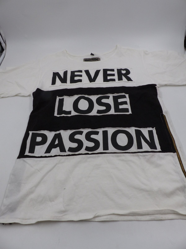 IRIDIUM NEVER LOSE PASSION WHITE T SHIRT MENS MEDIUM