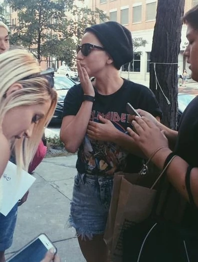 22-07-2015-Lady-Gaga-In-Chicago-2.webp