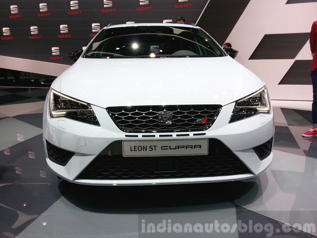 Seat-Leon-ST-Cupra-front-view-at-2015-Geneva-Mot