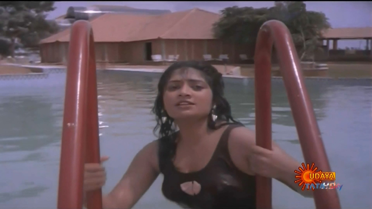 Vanitha Vasu Hot NR.mp4_20210825_073436.195