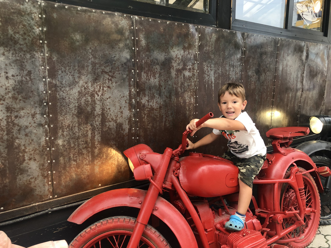 299EA06E-013D-470A-B911-51A489961D0E