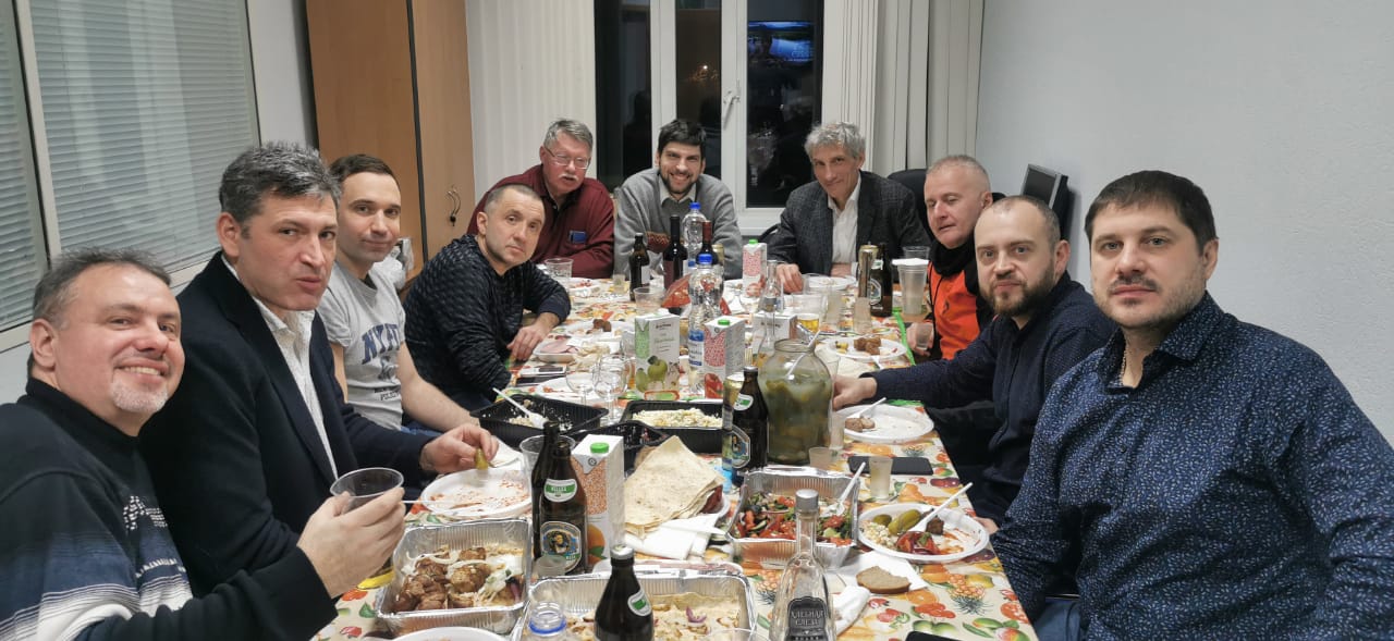 Отмечаем новый год - декабрь 2020